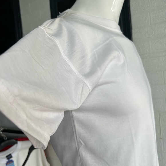 T-Shirt - Picture 6 of 16